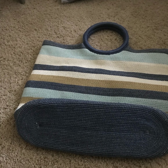 Striped Raffia Tote - Picture 4 of 5